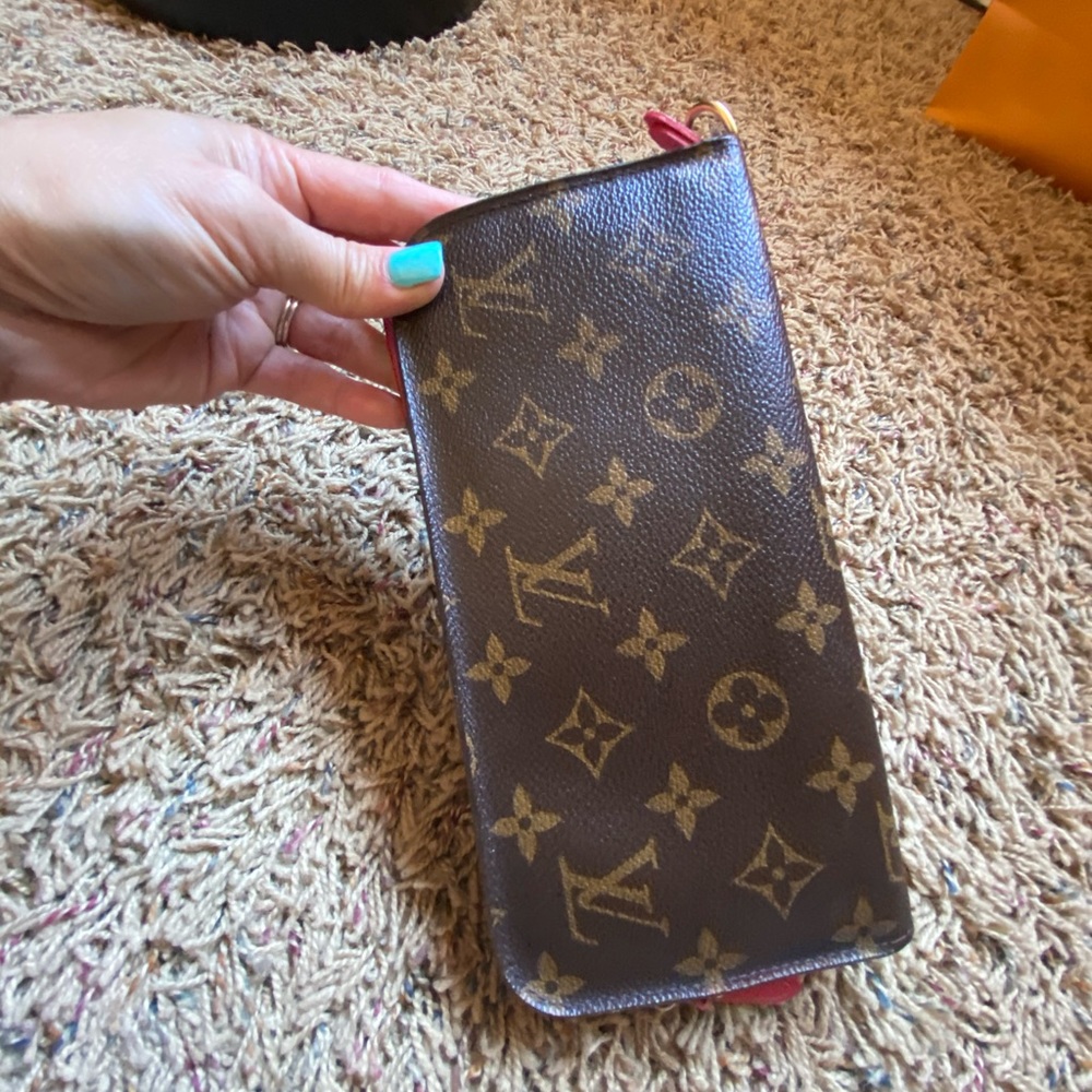 SOLD Insolite Wallet in Pivoine